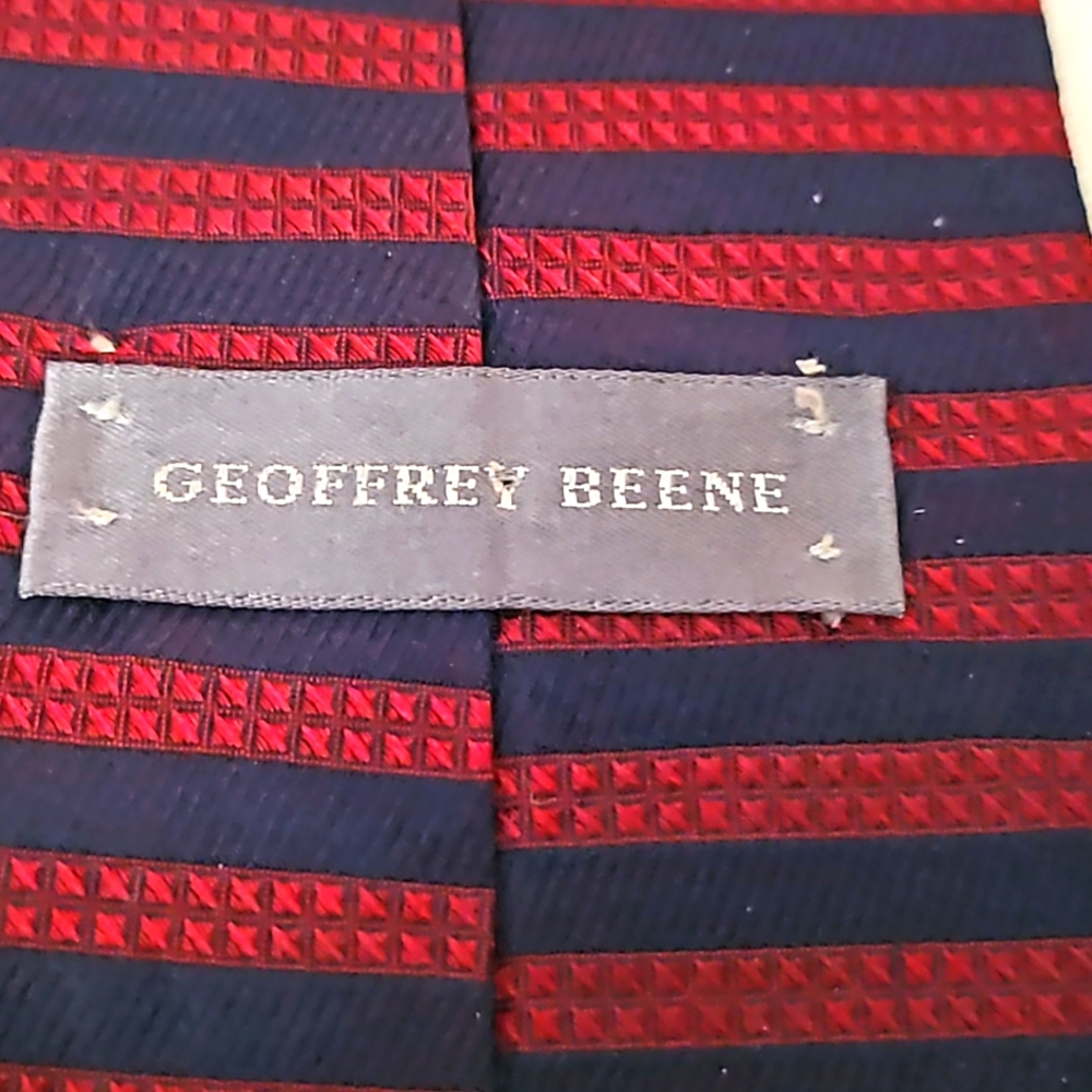 Geoffrey Beene - Blue & Red Striped - Silk Men's Tie